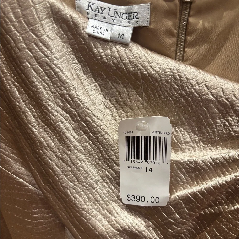 Elegant Gold tone sleeveless Dress - Picture 4 of 5